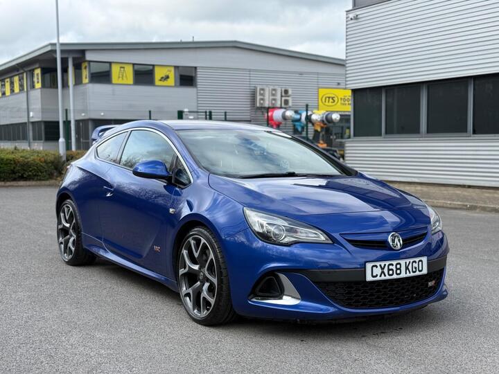 Vauxhall Astra GTC 2.0T VXR Euro 6 (s/s) 3dr Vauxhall Astra GTC 2.0T VXR Euro 6 (s/s) 3dr
