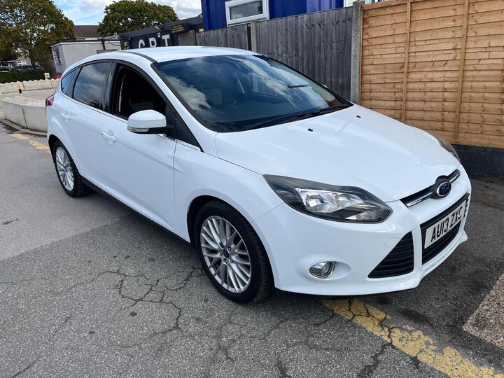 Ford Focus 1.0T EcoBoost Zetec Euro 5 (s/s) 5dr