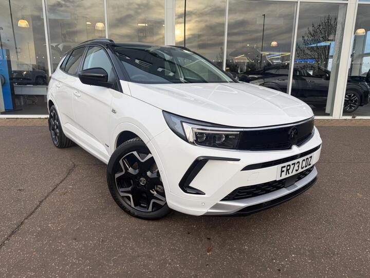 Vauxhall Grandland 1.6 14.2kWh Ultimate Auto Euro 6 (s/s) 5dr