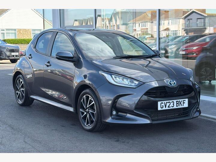 Toyota Yaris 1.5 VVT-h Design E-CVT Euro 6 (s/s) 5dr