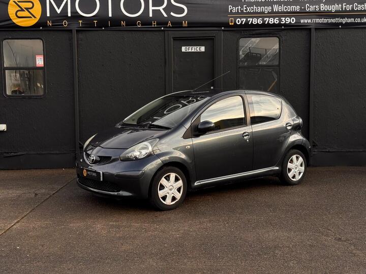 Toyota AYGO 1.0 VVT-i + Euro 4 5dr Toyota AYGO 1.0 VVT-i + Euro 4 5dr