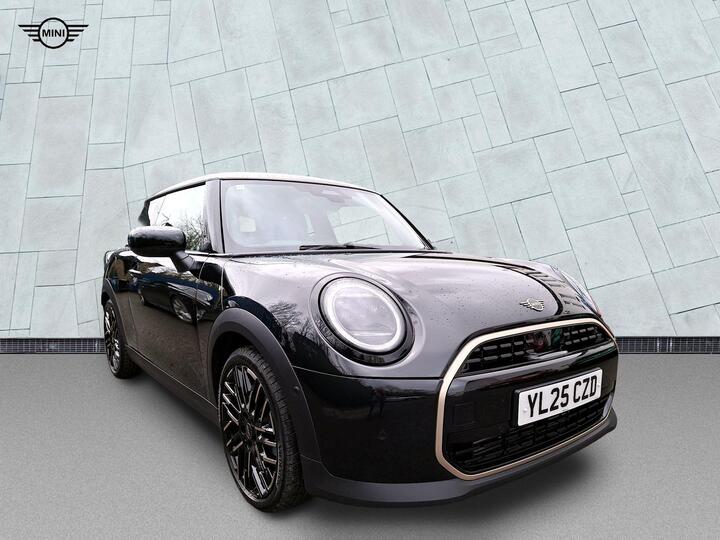 MINI Cooper 1.5C Exclusive Steptronic Euro 6 (s/s) 3dr