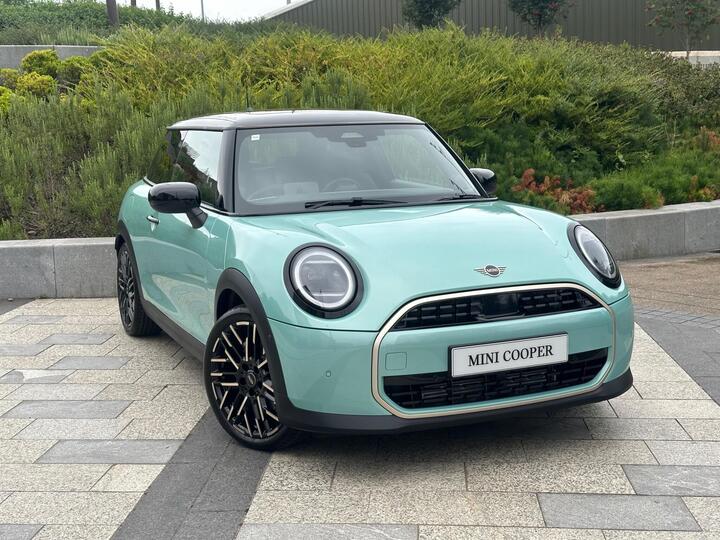 MINI Cooper 1.5C Exclusive Steptronic Euro 6 (s/s) 3dr