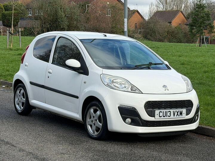 Peugeot 107 1.0 12V Allure Euro 5 5dr Peugeot 107 1.0 12V Allure Euro 5 5dr