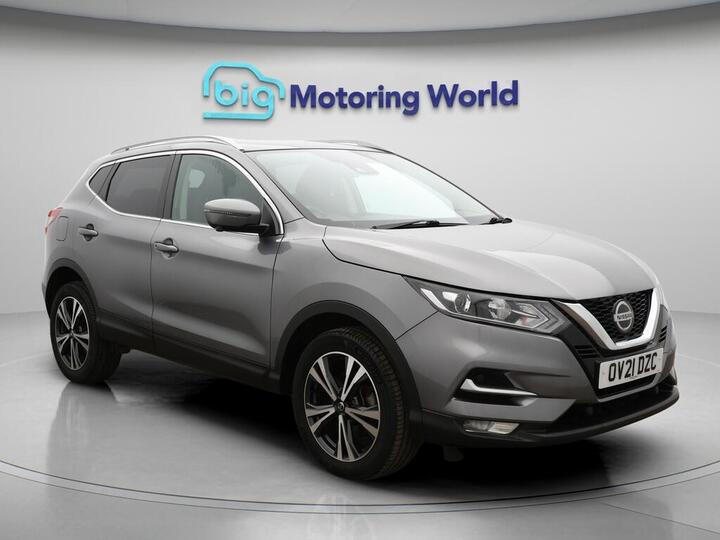 Nissan Qashqai 1.3 DIG-T N-Connecta Euro 6 (s/s) 5dr