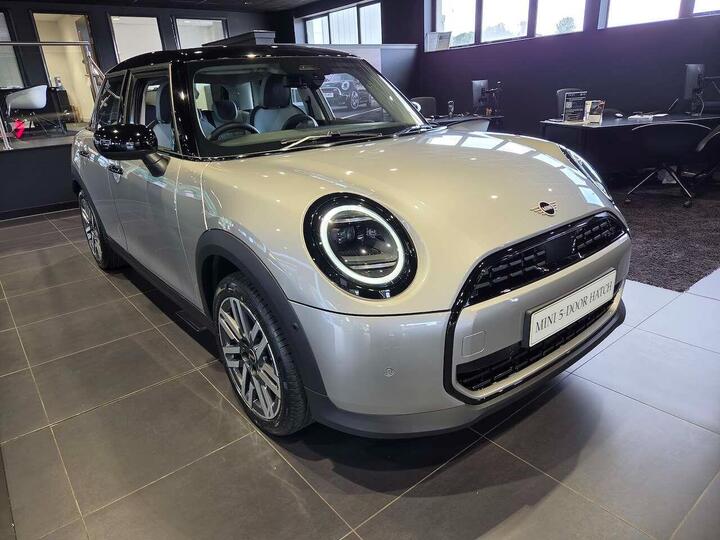 MINI Cooper 1.5C Classic Steptronic Euro 6 (s/s) 5dr