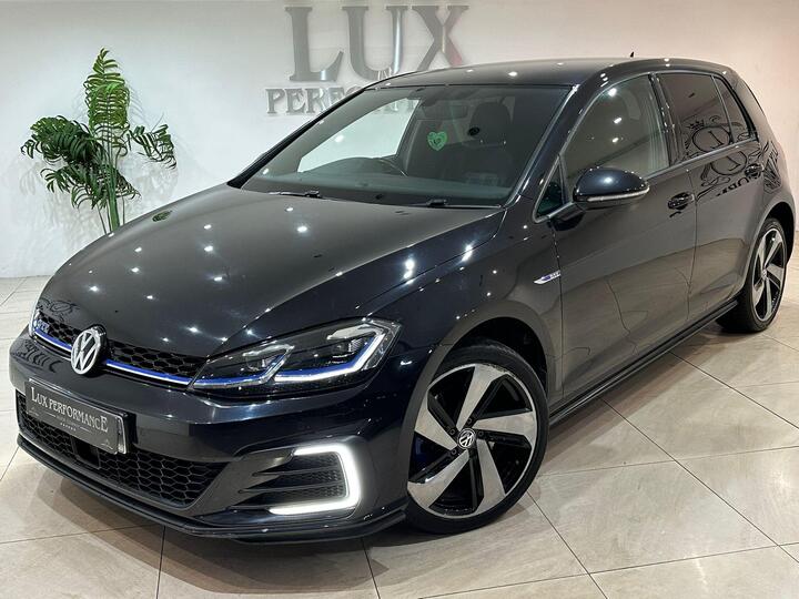 Volkswagen Golf 1.4 TSI 8.7kWh GTE DSG Euro 6 (s/s) 5dr Volkswagen Golf 1.4 TSI 8.7kWh GTE DSG Euro 6 (s/s) 5dr