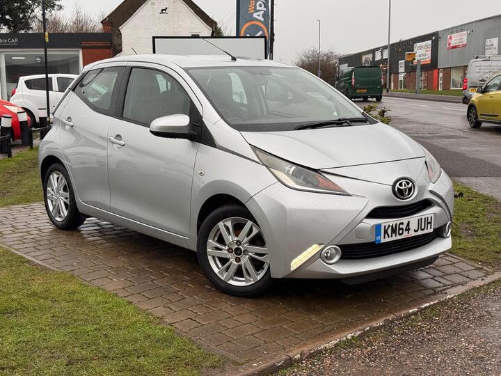 Toyota AYGO 1.0 VVT-i X-pression Euro 5 5dr Euro 5 Toyota AYGO 1.0 VVT-i X-pression Euro 5 5dr Euro 5