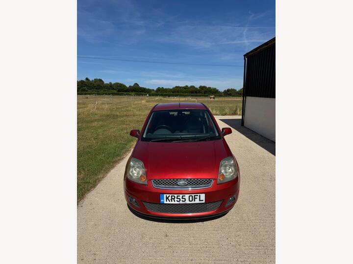 Ford Fiesta 1.4 Ghia 5dr