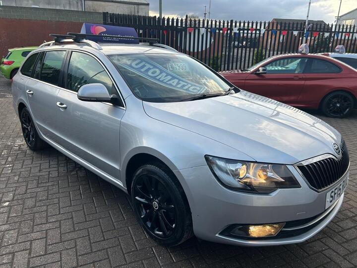 Skoda Superb 2.0 TDI SE DSG Euro 5 (s/s) 5dr Skoda Superb 2.0 TDI SE DSG Euro 5 (s/s) 5dr