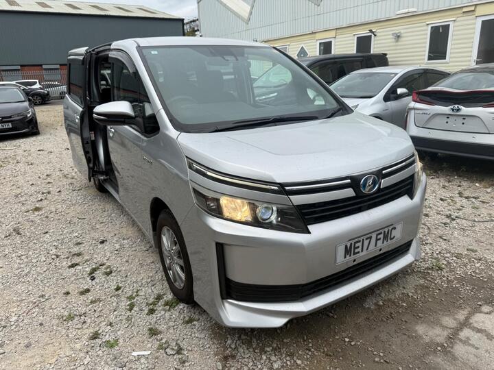 Toyota Voxy Hybrid UBER XL 7 Seat Finance Available