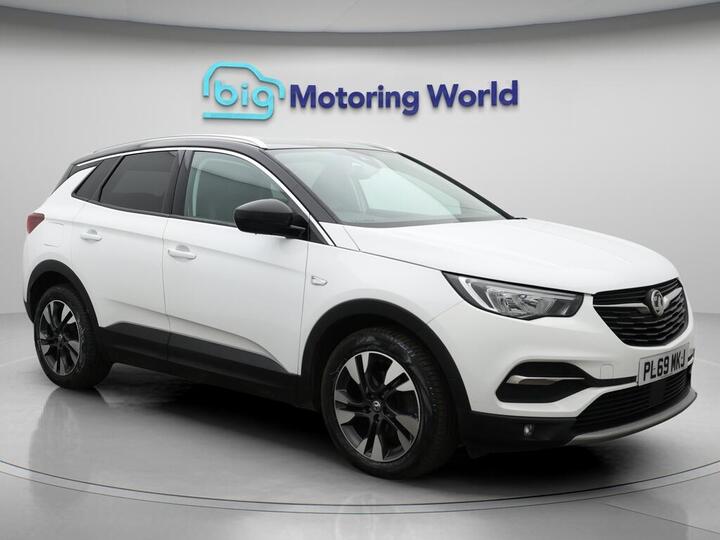 Vauxhall Grandland X 1.2 Turbo SRi Nav Euro 6 (s/s) 5dr Vauxhall Grandland X 1.2 Turbo SRi Nav Euro 6 (s/s) 5dr