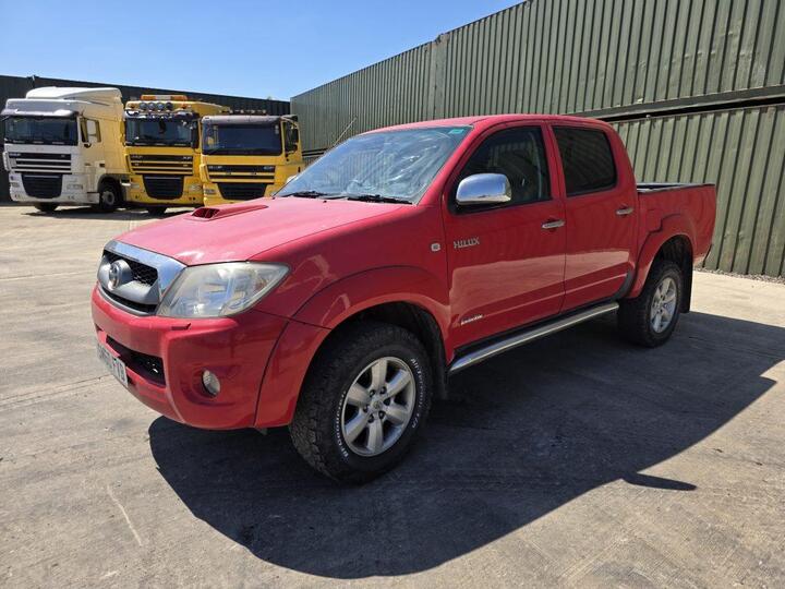 Toyota HILUX INVINCIBLE PICKUP