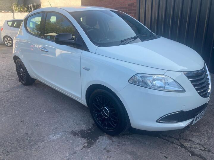 Chrysler Ypsilon 1.2 SE Euro 5 (s/s) 5dr