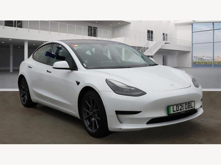 Tesla Model 3 Standard Range Plus Auto RWD 4dr