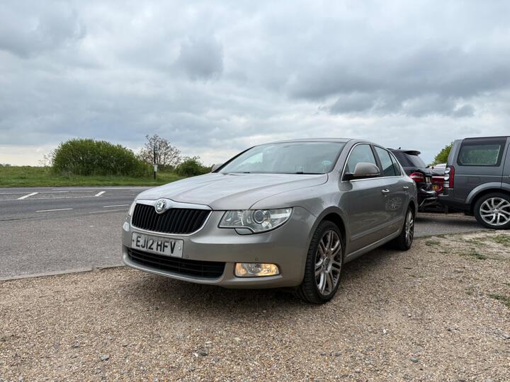 Skoda Superb 2.0 TDI Elegance DSG Euro 5 5dr
