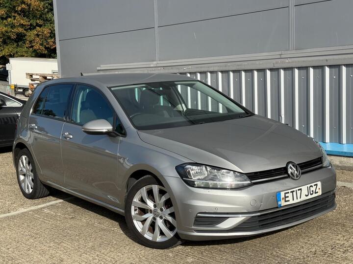 Volkswagen Golf 1.6 TDI BlueMotion Tech SE Nav Euro 6 (s/s) 5dr