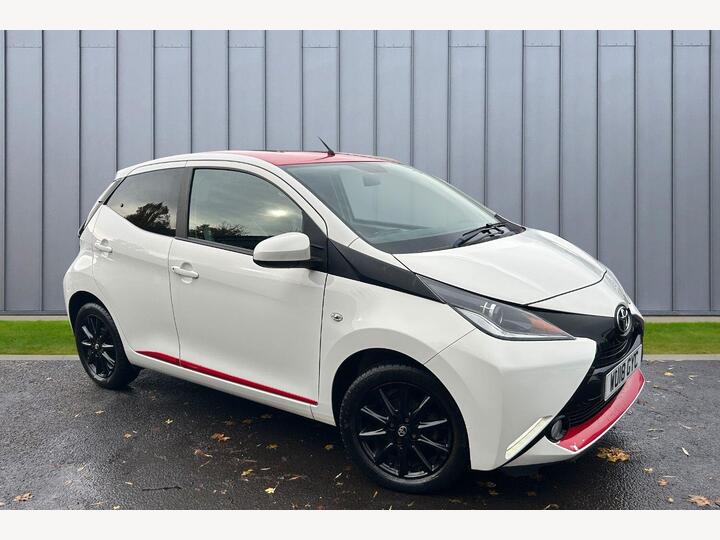 Toyota AYGO 1.0 VVT-i X-press X-shift Euro 6 5dr Toyota AYGO 1.0 VVT-i X-press X-shift Euro 6 5dr