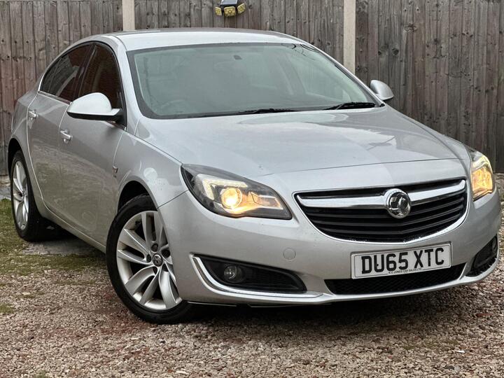 Vauxhall Insignia 2.0 CDTi EcoFLEX SRi Nav Euro 5 (s/s) 5dr Vauxhall Insignia 2.0 CDTi EcoFLEX SRi Nav Euro 5 (s/s) 5dr