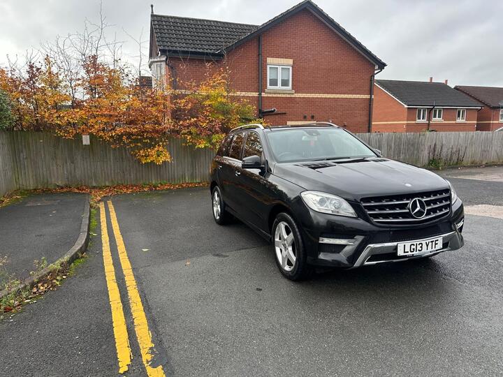 Mercedes-Benz M Class 3.0 ML350 V6 BlueTEC AMG Sport G-Tronic 4WD Euro 6 (s/s) 5dr Mercedes-Benz M Class 3.0 ML350 V6 BlueTEC AMG Sport G-Tronic 4WD Euro 6 (s/s) 5dr