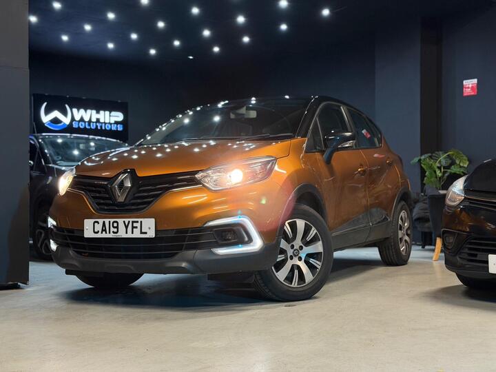 Renault Captur 0.9 TCe ENERGY Play Euro 6 (s/s) 5dr Renault Captur 0.9 TCe ENERGY Play Euro 6 (s/s) 5dr