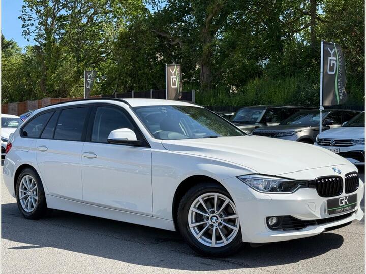 BMW 3 Series 320I TOURING AUTOMATIC - APPLE CAR PLAY - CAMERAS