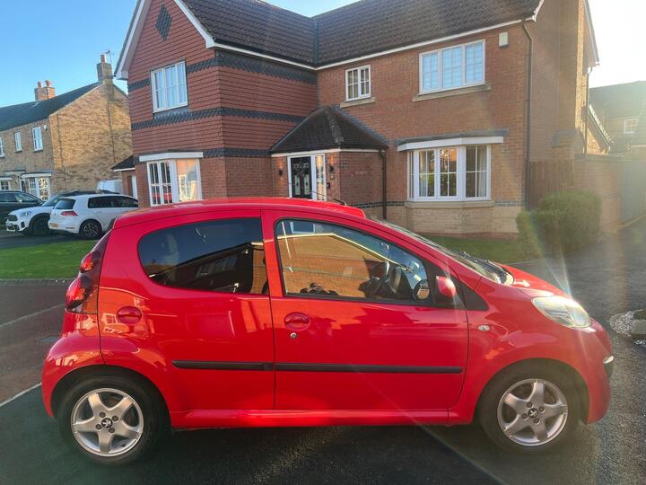 Peugeot 107 1.0 12V Allure Euro 5 5dr