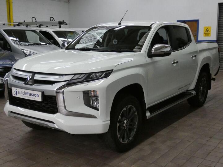 Mitsubishi L200 2.2 DI-D DC Barbarian X Auto 4WD Euro 6 (s/s) 4dr Mitsubishi L200 2.2 DI-D DC Barbarian X Auto 4WD Euro 6 (s/s) 4dr