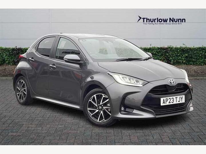 Toyota Yaris 1.5 VVT-h Design E-CVT Euro 6 (s/s) 5dr