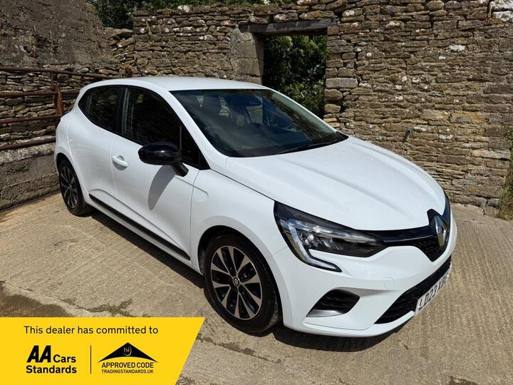 Renault Clio 1.0 TCe Evolution Euro 6 (s/s) 5dr Renault Clio 1.0 TCe Evolution Euro 6 (s/s) 5dr