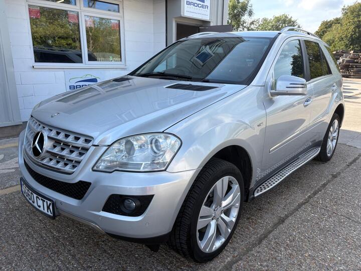 Mercedes-Benz M Class 3.0 ML300 CDI V6 BlueEfficiency Sport Tiptronic 4WD Euro 5 5dr
