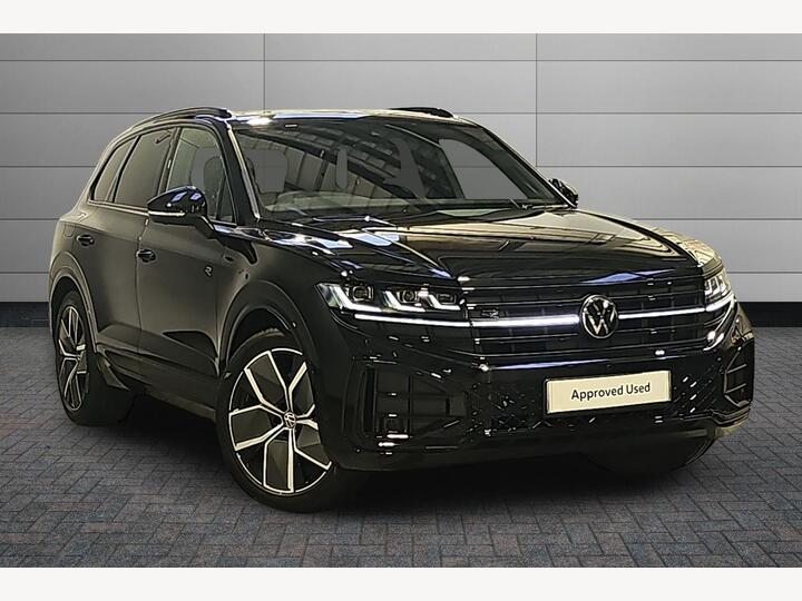 Volkswagen Touareg 3.0 TDI V6 Black Edition Tiptronic 4Motion Euro 6 (s/s) 5dr Volkswagen Touareg 3.0 TDI V6 Black Edition Tiptronic 4Motion Euro 6 (s/s) 5dr