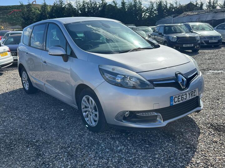 Renault Grand Scenic 1.6 DCi Dynamique TomTom Euro 5 (s/s) 5dr Renault Grand Scenic 1.6 DCi Dynamique TomTom Euro 5 (s/s) 5dr