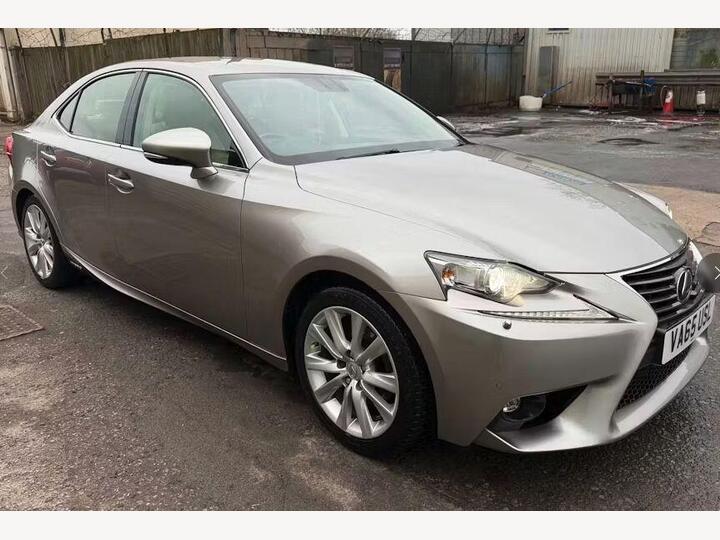 Lexus IS 2.5 300h Executive Edition E-CVT Euro 6 (s/s) 4dr