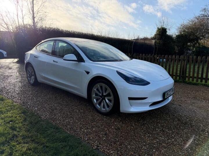 Tesla Model 3 Standard Range Plus Auto RWD 4dr