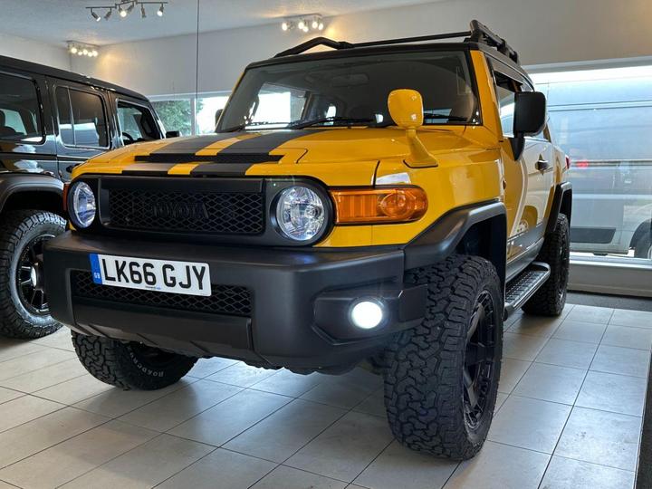Toyota FJ CRUISER 4.0 4WD 5d JEEPSTER ENHANCED Fully Serviced, Warranty Included.