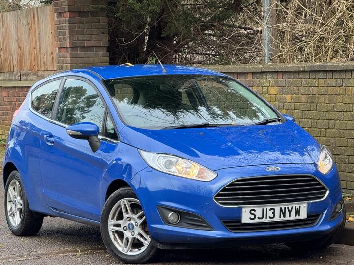 Ford Fiesta 1.0T EcoBoost Zetec Euro 5 (s/s) 3dr Ford Fiesta 1.0T EcoBoost Zetec Euro 5 (s/s) 3dr