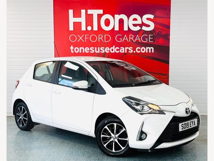 Toyota YARIS 1.5 VVT-i Icon Tech Euro 6 5dr