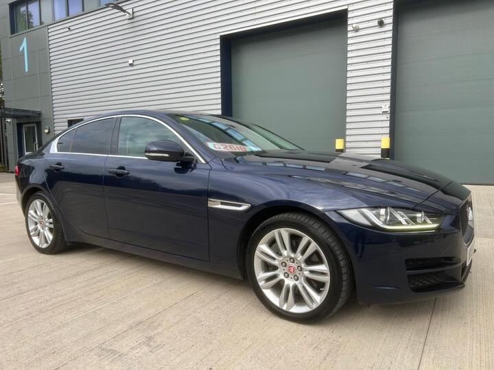 Jaguar XE 2.0d PRESTIGE AWD AUTO 4DR LHD