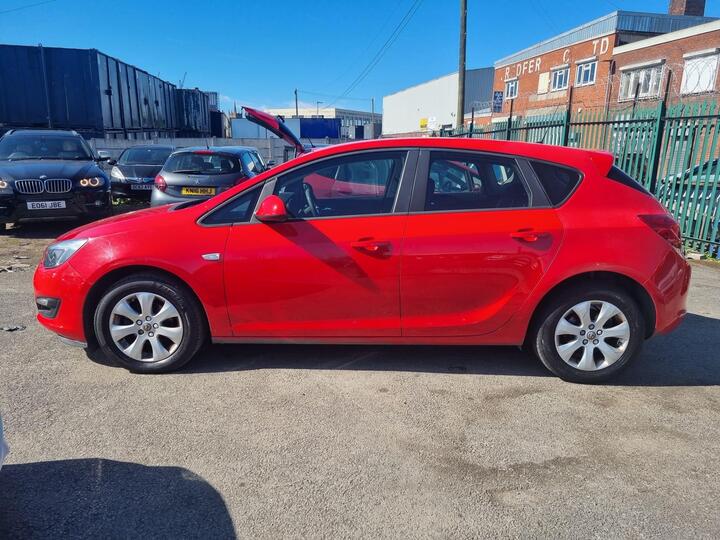 Vauxhall Astra 1.6 16v Design Euro 5 5dr Vauxhall Astra 1.6 16v Design Euro 5 5dr