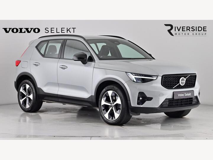 Volvo XC40 2.0 B3 MHEV Plus Dark DCT Auto Euro 6 (s/s) 5dr