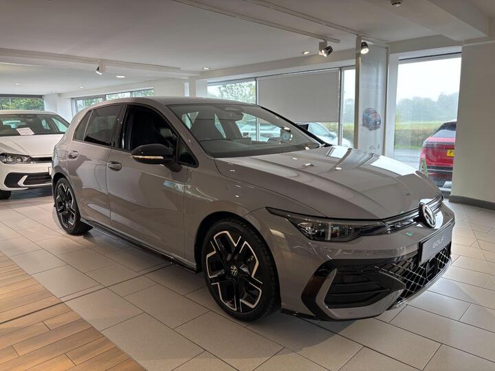 Volkswagen Golf 1.5 ETSI MHEV R-Line DSG Euro 6 (s/s) 5dr