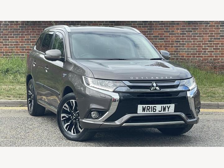 Mitsubishi Outlander 2.0h 12kWh GX4h CVT 4WD Euro 6 (s/s) 5dr Mitsubishi Outlander 2.0h 12kWh GX4h CVT 4WD Euro 6 (s/s) 5dr