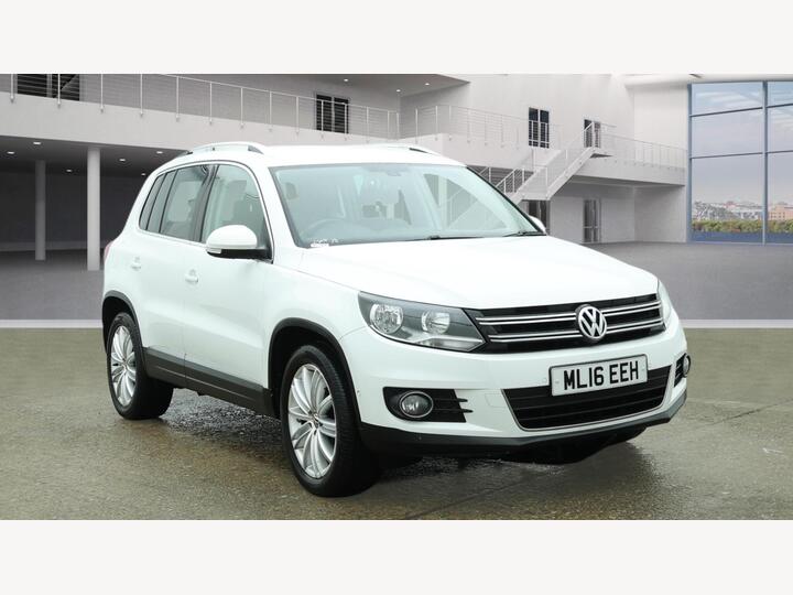 Volkswagen Tiguan 2.0 TDI BlueMotion Tech Match Edition 2WD Euro 6 (s/s) 5dr Volkswagen Tiguan 2.0 TDI BlueMotion Tech Match Edition 2WD Euro 6 (s/s) 5dr