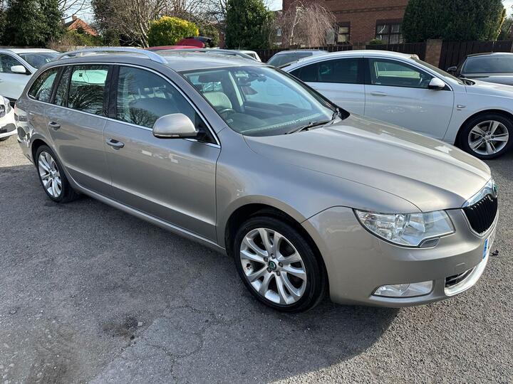 Skoda Superb 2.0 TDI SE DSG Euro 5 5dr Skoda Superb 2.0 TDI SE DSG Euro 5 5dr