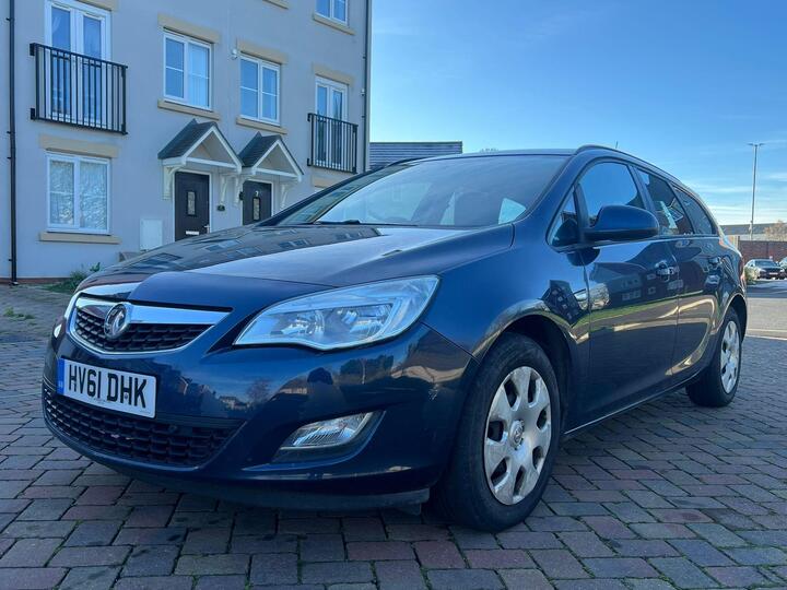 Vauxhall Astra 1.6 16V Exclusiv Sports Tourer Auto Euro 5 5dr Vauxhall Astra 1.6 16V Exclusiv Sports Tourer Auto Euro 5 5dr