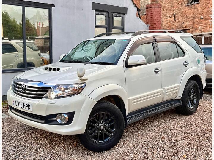 Toyota Hilux Fortuner 3.0 D-4D 4WD Automatic 7 Seater