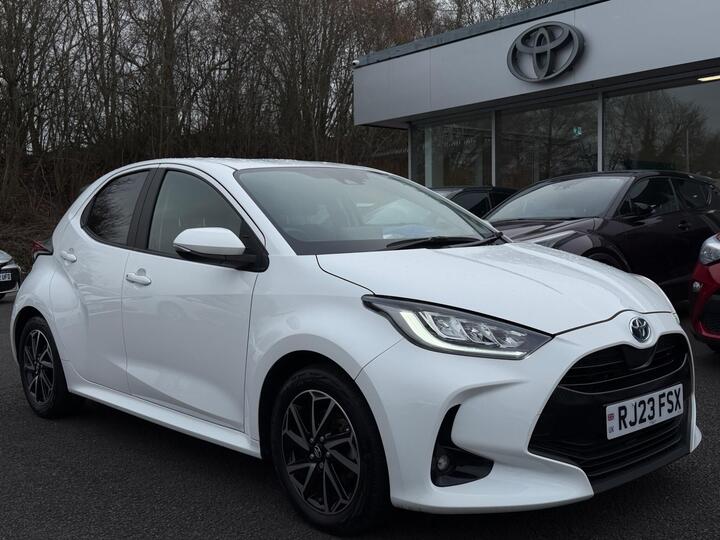 Toyota Yaris 1.5 VVT-h Design E-CVT Euro 6 (s/s) 5dr