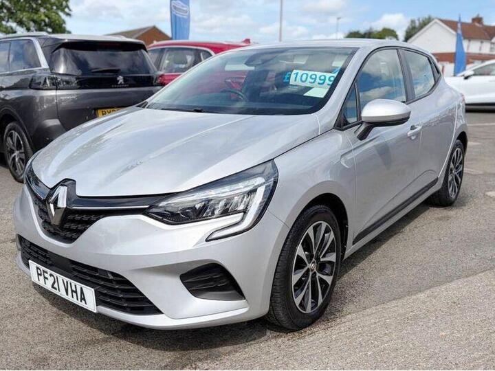 Renault Clio 1.0 TCe Iconic Euro 6 (s/s) 5dr Renault Clio 1.0 TCe Iconic Euro 6 (s/s) 5dr