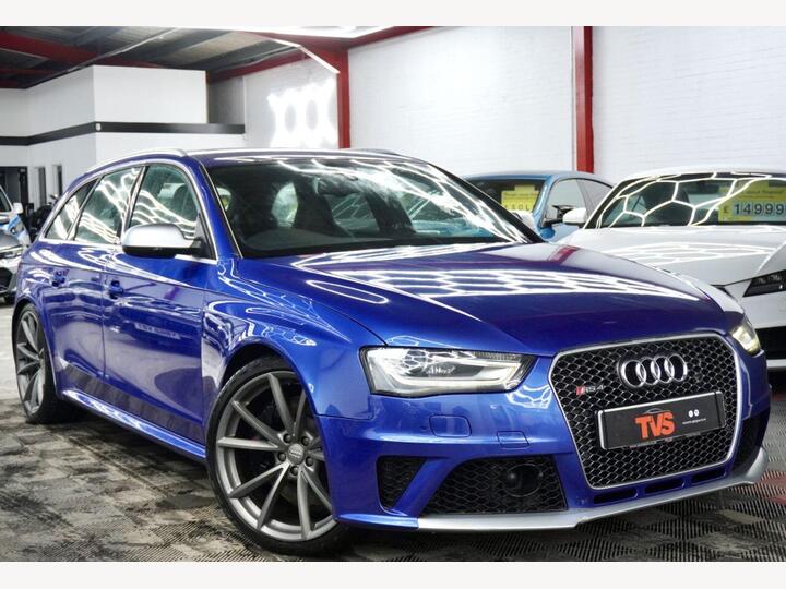 Audi RS4 AVANT 4.2 FSI V8 S Tronic Quattro Euro 5 5dr Audi RS4 AVANT 4.2 FSI V8 S Tronic Quattro Euro 5 5dr